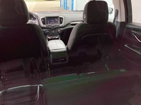 Used 2023 GMC Terrain SLE w/ Driver Convenience Package image 15