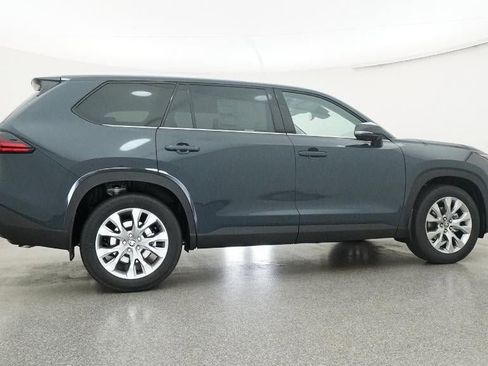 New 2026 Toyota Grand Highlander Limited image 26