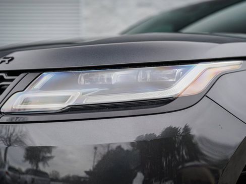 Used 2022 Land Rover Range Rover Velar R-Dynamic S image 4