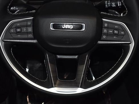 New 2025 Jeep Grand Cherokee Limited w/ Trailer Tow Package image 24