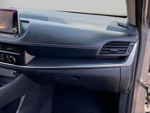 Used 2024 Nissan Rogue S image 20