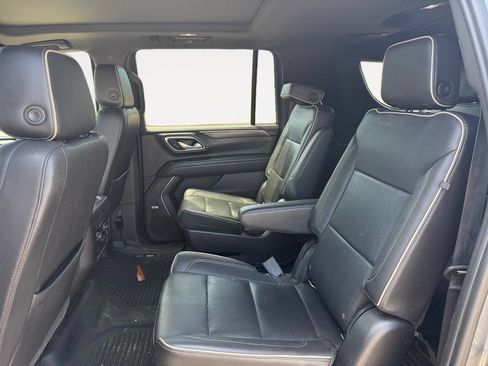 Used 2021 Chevrolet Suburban Premier w/ Premium Package AWD/4WD image 13