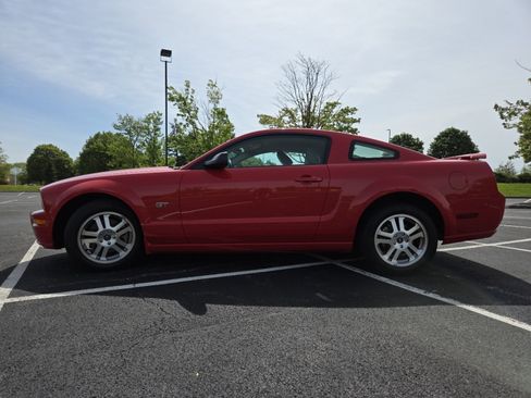 Used 2005 Ford Mustang GT RWD image 15