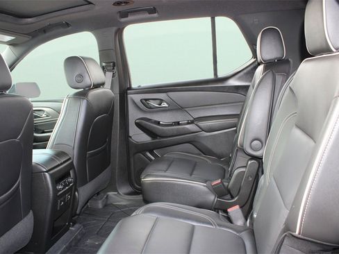 Used 2024 Chevrolet Traverse Premier w/ Redline Edition image 15
