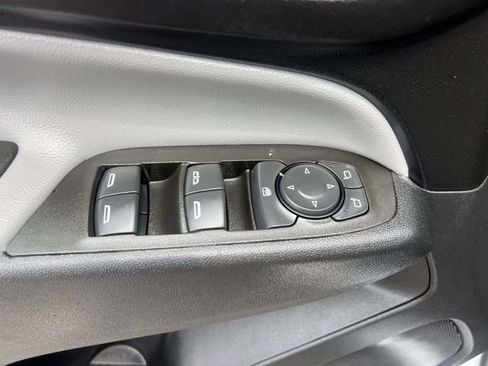 Used 2023 Chevrolet Equinox LS FWD image 18
