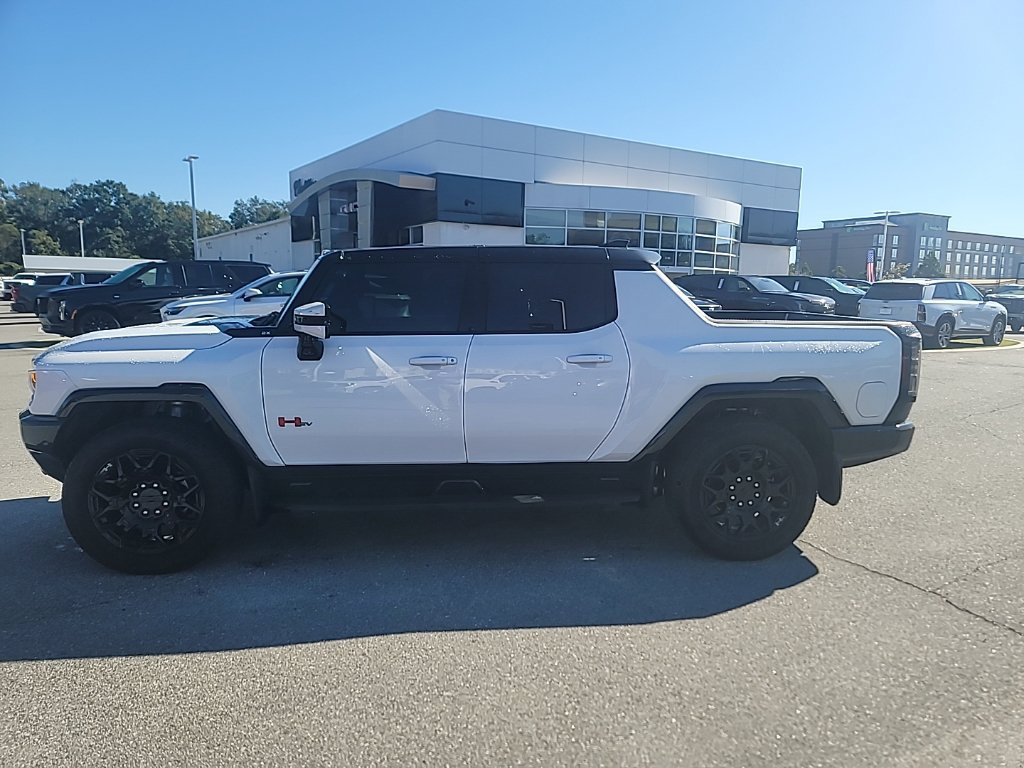 Used 2025 GMC Hummer EV 2X w/ LPO, Sport Package AWD/4WD image 9