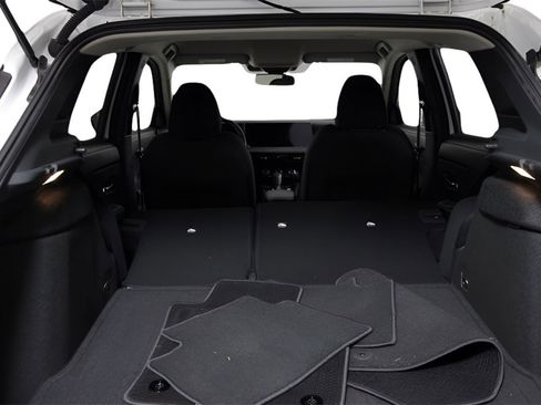 Used 2025 Nissan Kicks SV image 11