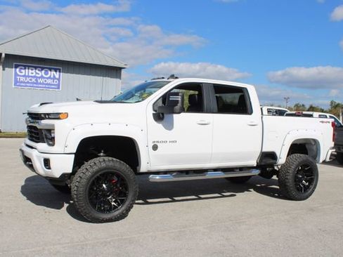 Used 2024 Chevrolet Silverado 2500 LT image 6