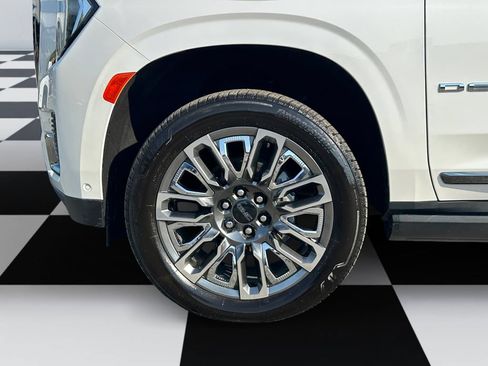 Used 2023 GMC Yukon XL Denali Ultimate AWD/4WD image 14