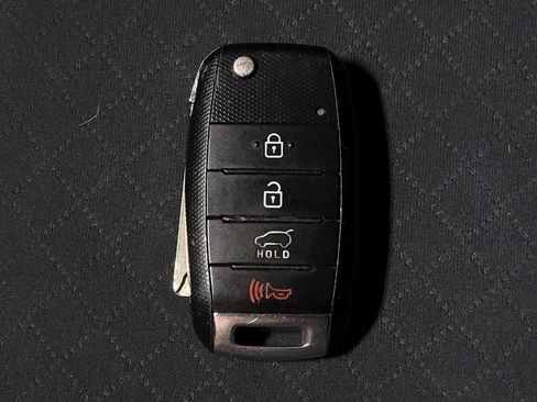 Used 2019 Kia Sorento AWD image 32