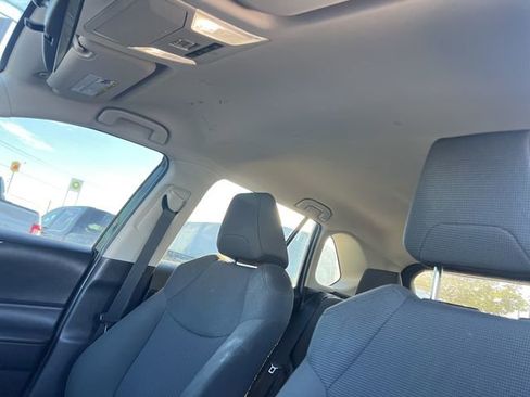 Used 2022 Toyota RAV4 LE image 38