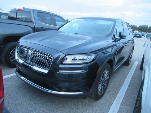 Certified 2022 Lincoln Nautilus FWD w/ Premium Package image 2