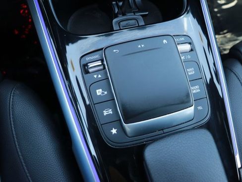 Used 2023 Mercedes-Benz EQB 250+ image 17