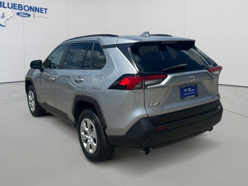 Used 2020 Toyota RAV4 LE FWD image 7