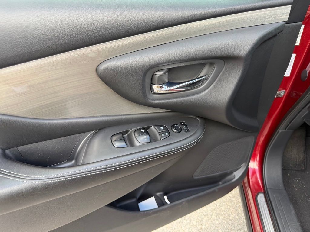 Used 2015 Nissan Murano S w/ Navigation Package FWD image 21