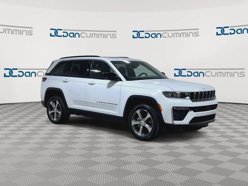 New 2026 Jeep Grand Cherokee Limited w/ Luxury Tech Group II AWD/4WD image 2