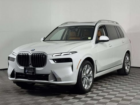 Used 2026 BMW X7 xDrive40i w/ Premium Package AWD/4WD image 7