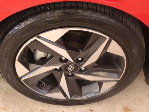 Used 2023 Hyundai Elantra SEL w/ Convenience Package image 30