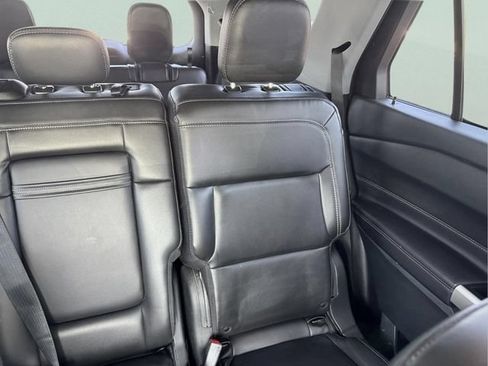 Used 2023 Ford Explorer XLT w/ Equipment Group 202A AWD/4WD image 19