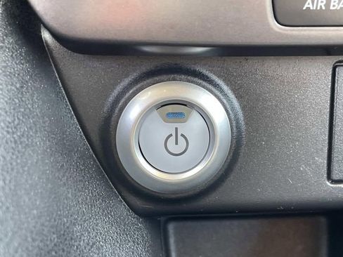 Certified 2022 Nissan Leaf S image 25