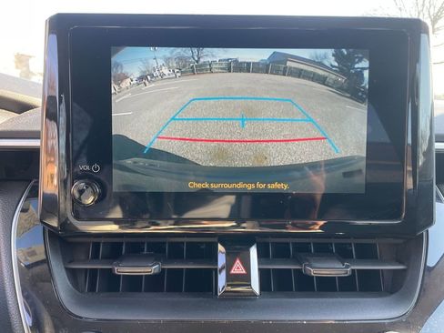 Used 2023 Toyota Corolla LE image 21