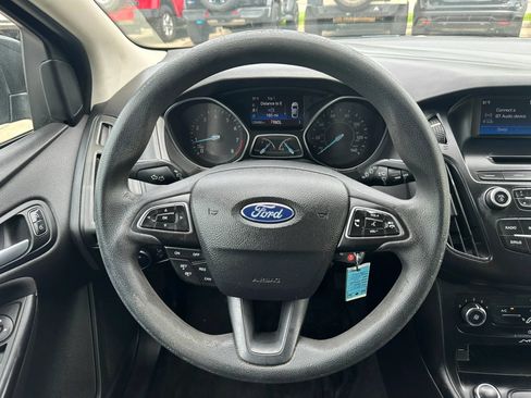 Used 2017 Ford Focus SE FWD image 15