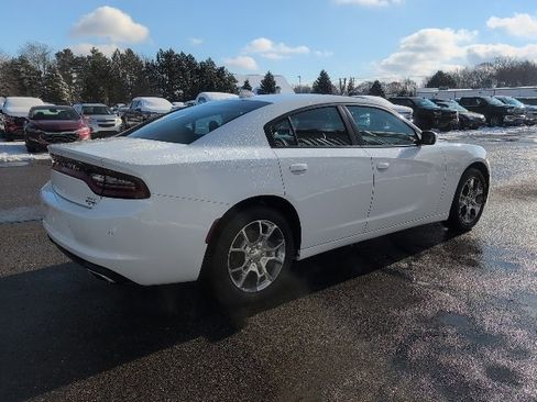 Used 2017 Dodge Charger SXT w/ Driver Confidence Group image 8