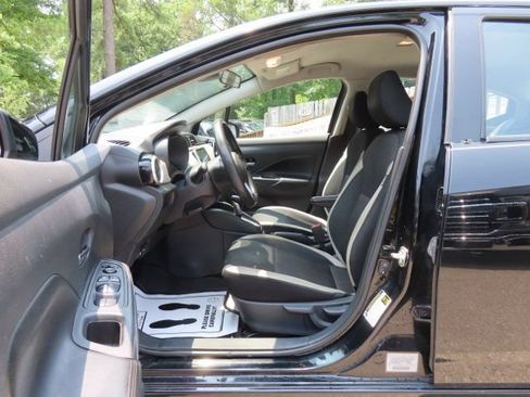 Used 2020 Nissan Versa SV FWD image 18