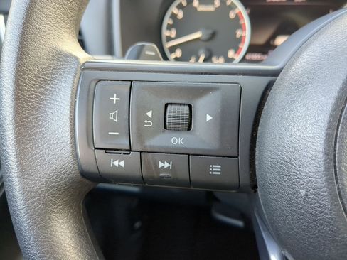 Used 2024 Nissan Rogue SV image 19