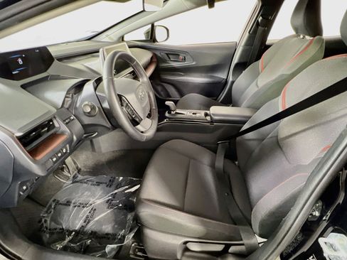 Used 2024 Toyota Prius Prime FWD image 19