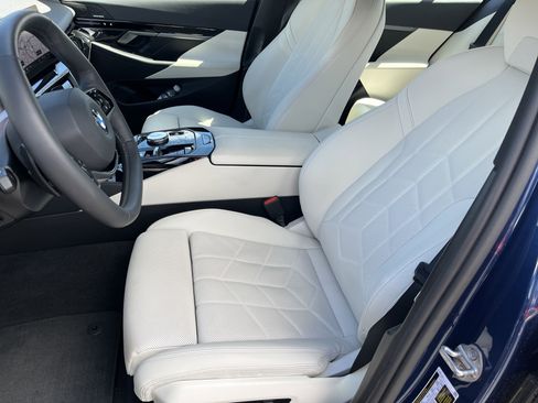 Used 2024 BMW 530i w/ Premium Package image 17