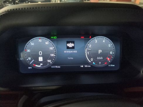 New 2026 Land Rover Defender 110 X-Dynamic SE AWD/4WD image 18