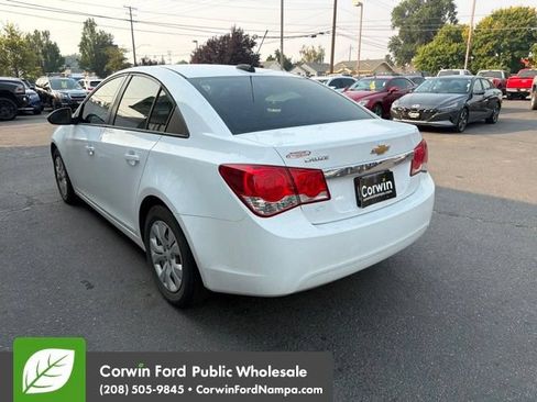 Used 2016 Chevrolet Cruze LS FWD image 8