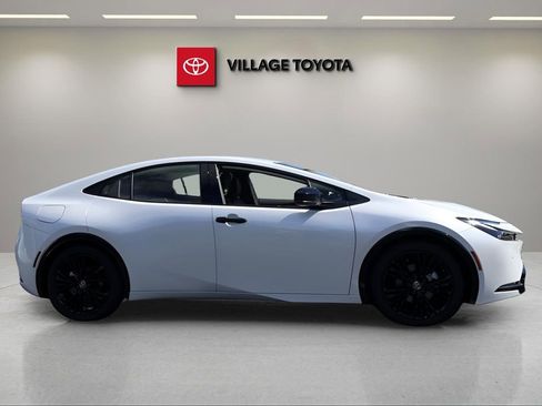 New 2026 Toyota Prius Plug-In Hybrid FWD image 6