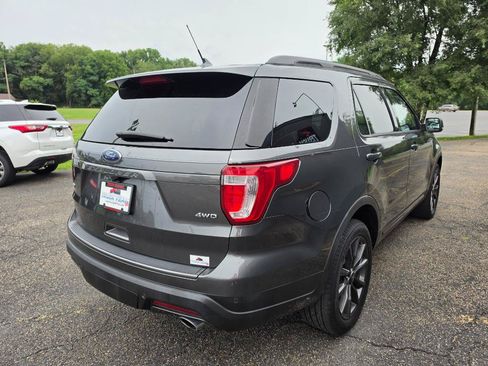 Used 2018 Ford Explorer XLT w/ Equipment Group 202A AWD/4WD image 5