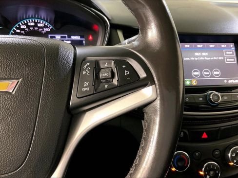 Used 2019 Chevrolet Trax LT w/ LT Convenience Package AWD/4WD image 20