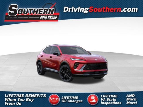 Used 2025 Buick Envision Sport Touring image 1