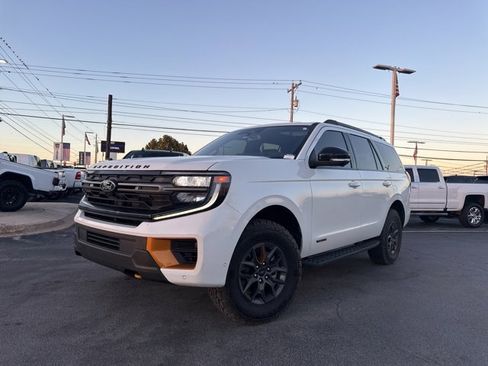 Used 2025 Ford Expedition Tremor image 13