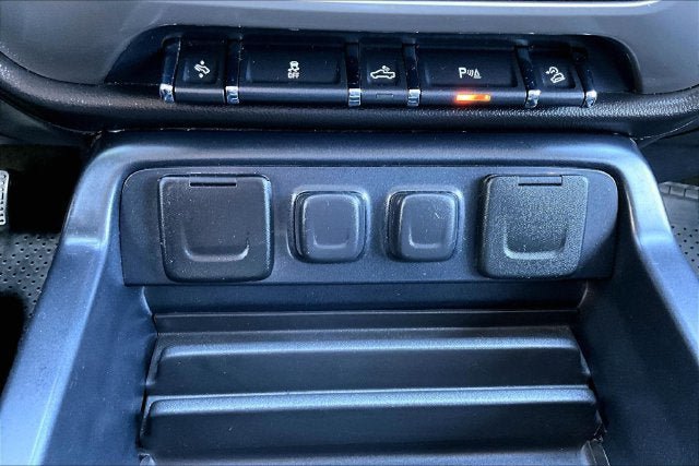 Used 2015 GMC Sierra 1500 Denali AWD/4WD image 24