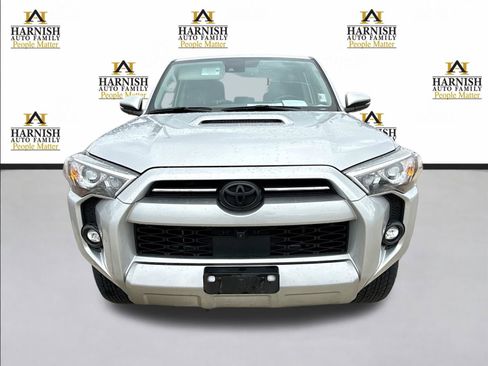 Used 2024 Toyota 4Runner TRD Off-Road Premium w/ Off Road Premium Plus Package AWD/4WD image 10