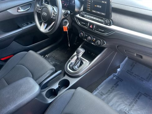Used 2020 Kia Forte LXS FWD image 15