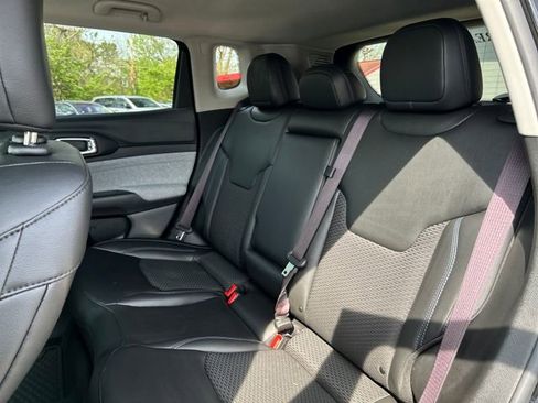 Used 2022 Jeep Compass Latitude w/ Convenience Group image 24