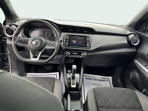 Used 2020 Nissan Kicks SV image 8