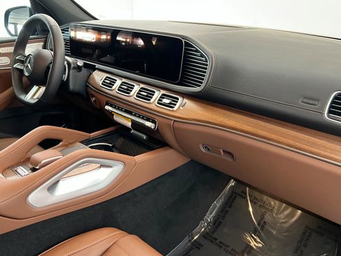 New 2026 Mercedes-Benz GLS 450 4MATIC image 25