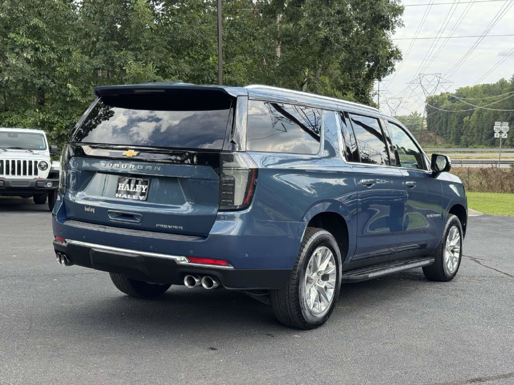Used 2025 Chevrolet Suburban Premier AWD/4WD image 23
