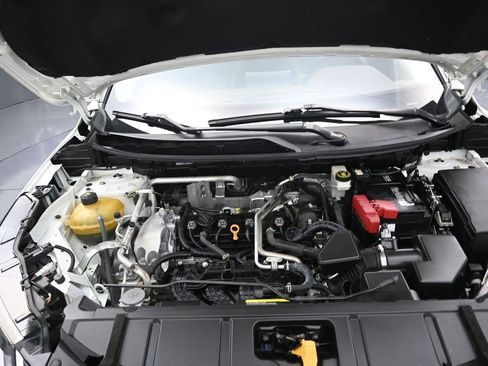Used 2021 Nissan Rogue SV FWD image 12