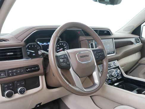 Used 2021 GMC Yukon Denali w/ Denali Premium Package AWD/4WD image 25
