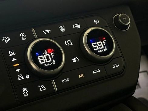 New 2025 Land Rover Defender 110 V8 image 38