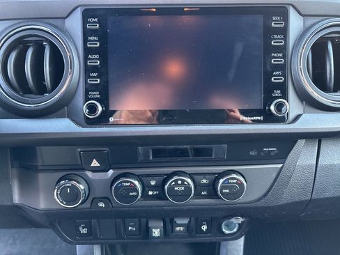 Used 2021 Toyota Tacoma TRD Off-Road w/ Technology Package image 7