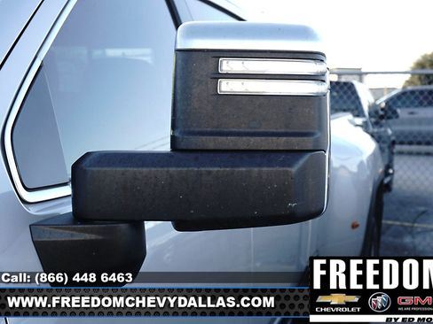 Used 2023 GMC Sierra 3500 Denali w/ Technology Package image 7